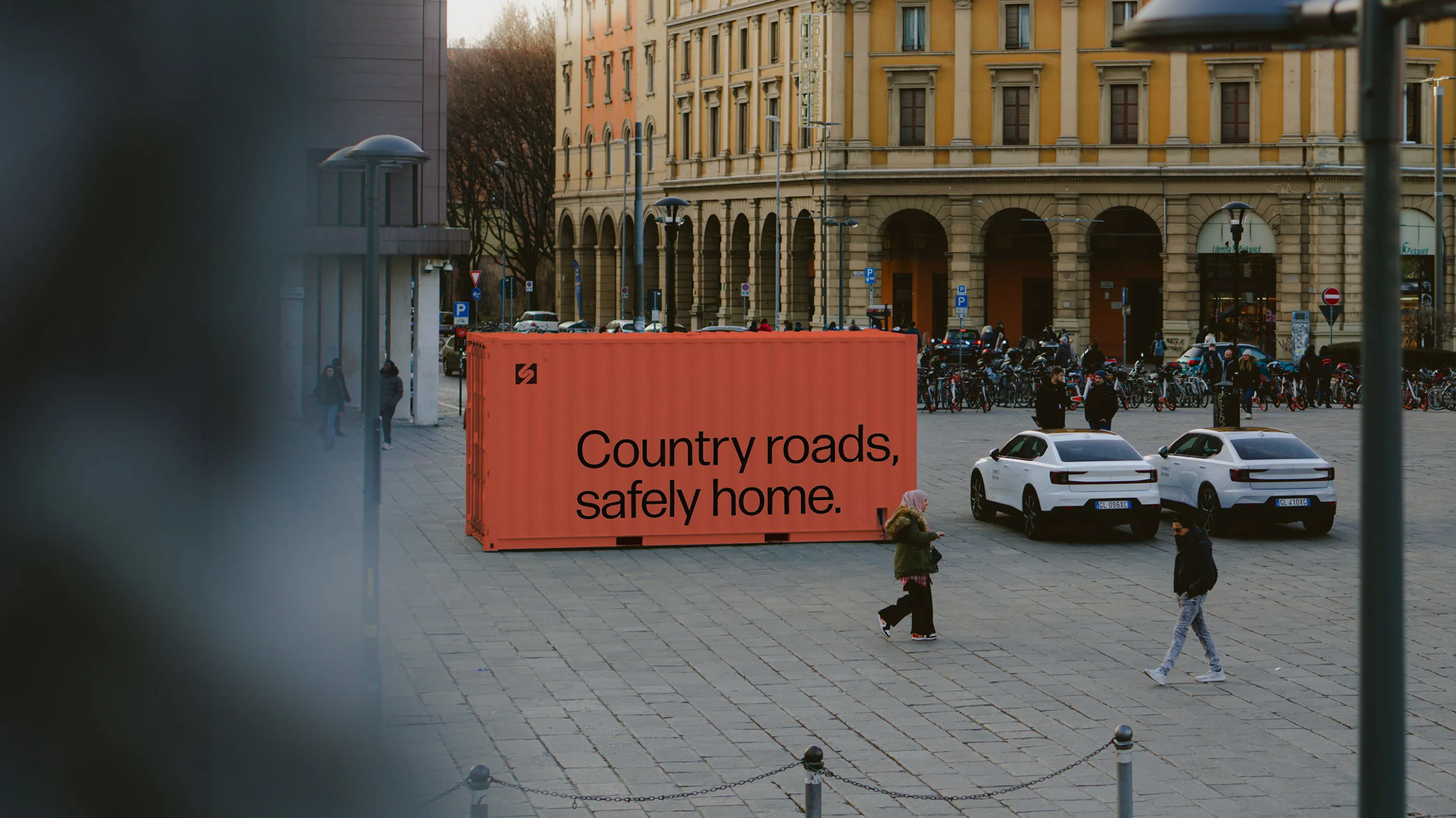 a sign that reads country roads, safety home